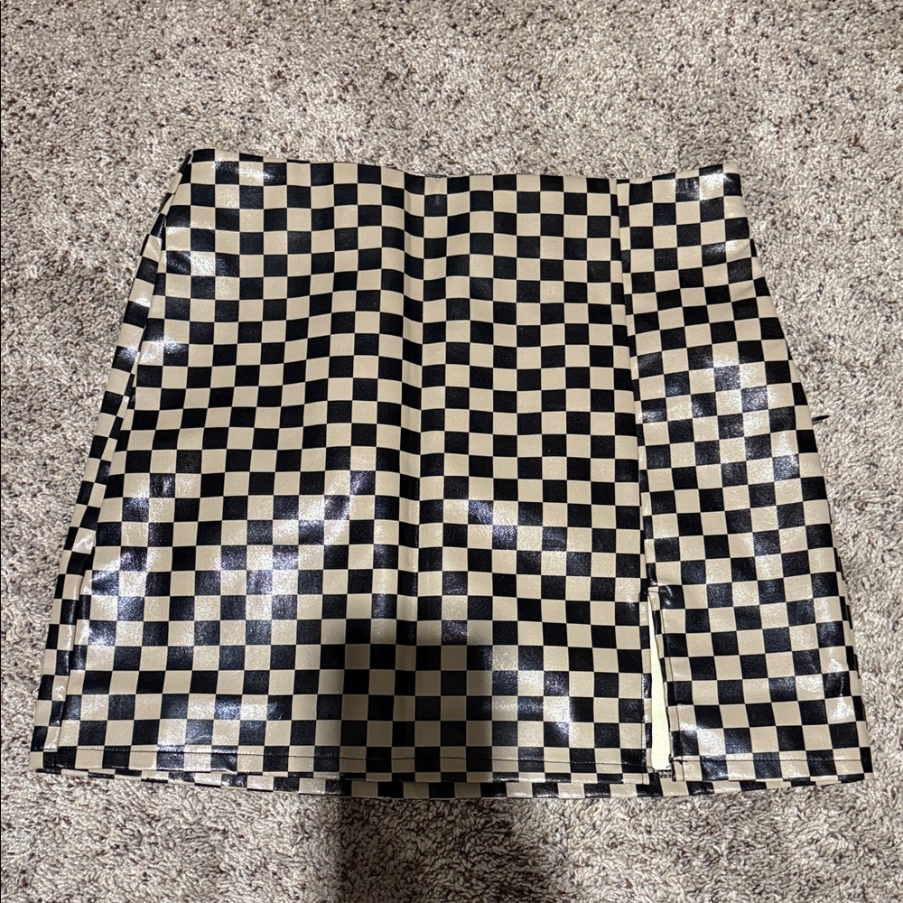 Checkered Black and Cream Skirt. Women’s SZ S